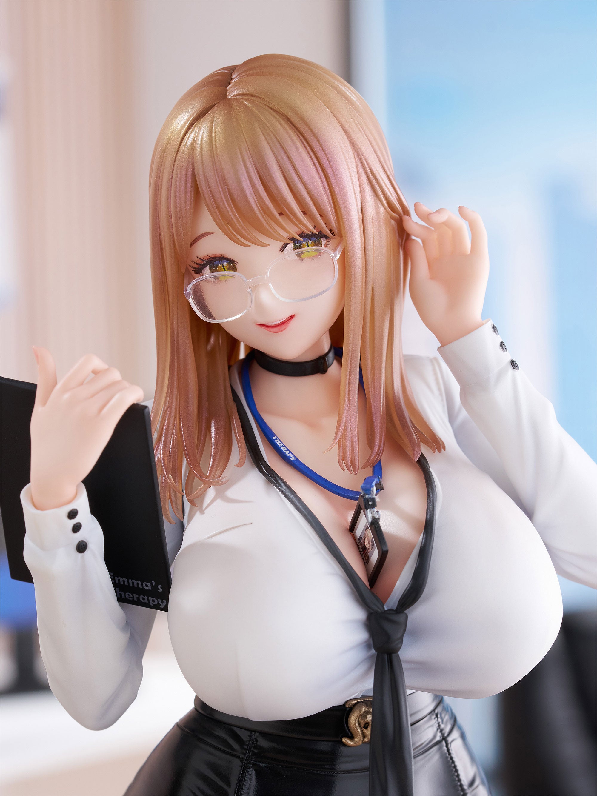 《勝利女神:妮姬》艾瑪辦公室療癒款模型 明日發售