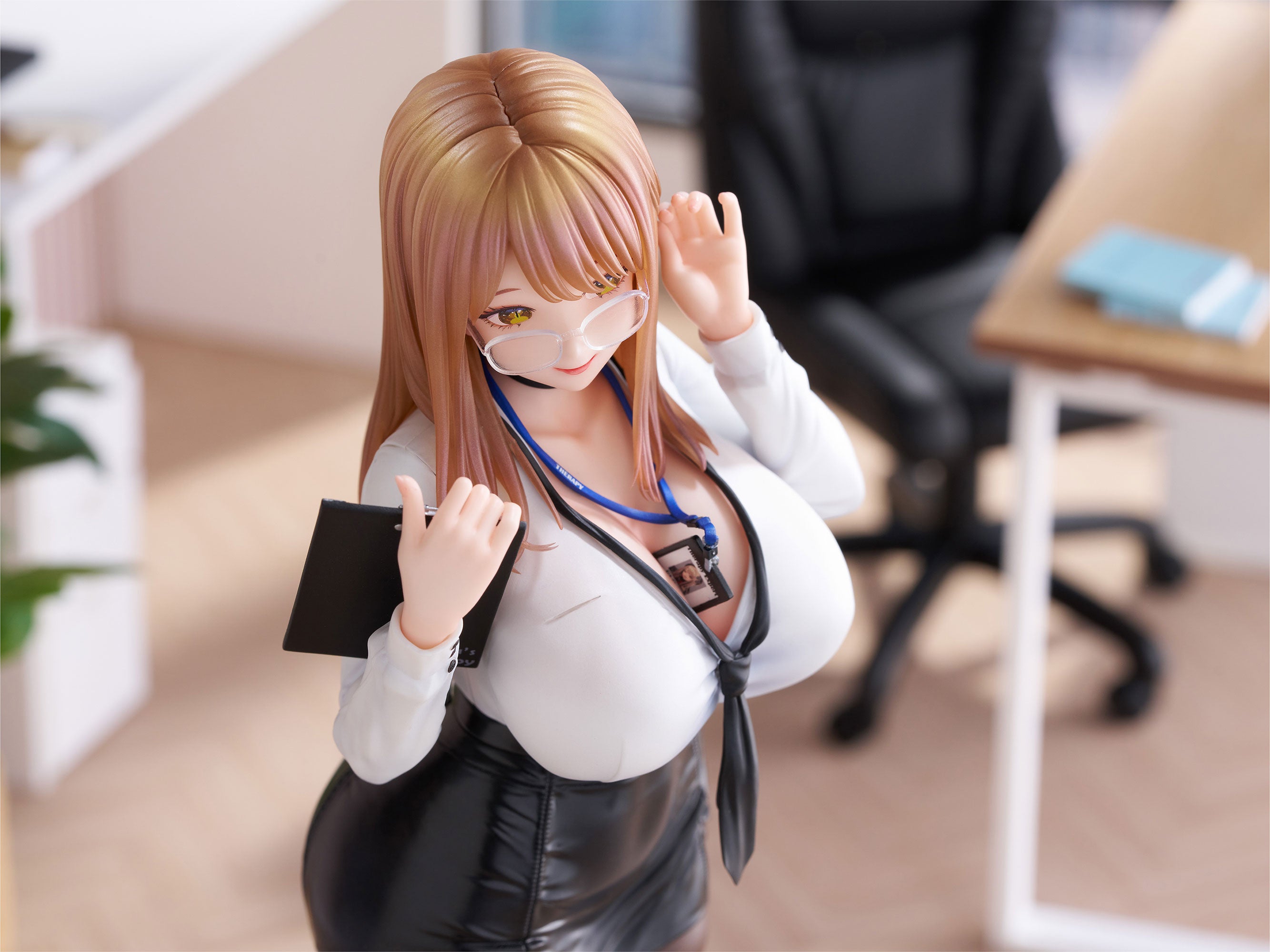 《勝利女神:妮姬》艾瑪辦公室療癒款模型 明日發售