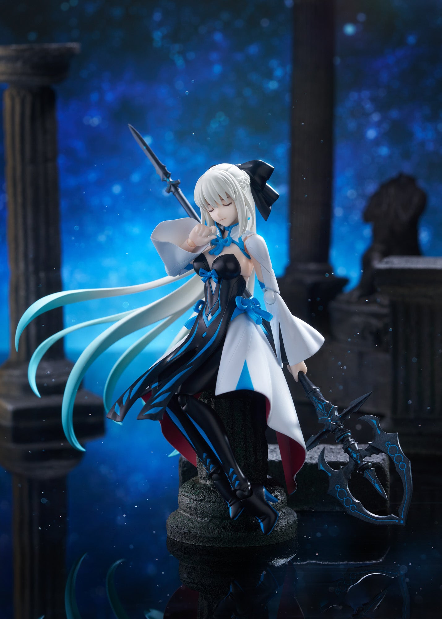 妖精女王駕到!《 FGO 》 figma 「 Berserker / 摩根」明日起開放預購,豐富配件重現第一再臨丰采