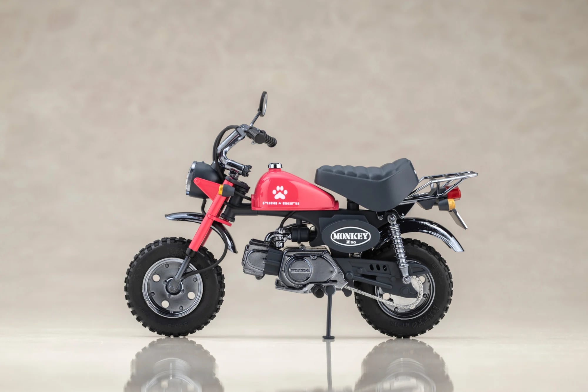 壽屋《女神裝置》PUNI☆MOFU 競速小真央聯名 Honda 經典機車 4 月 30 日預購開始 9 壽屋《女神裝置》PUNI☆MOFU 競速小真央聯名 Honda 經典機車 4 月 30 日預購開始