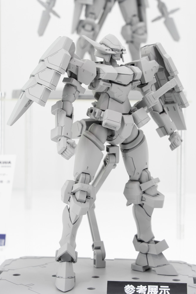《驚爆危機》機體實體化!KADOKAWA 展出 Blaze Raven 兩款組裝模型參考出品