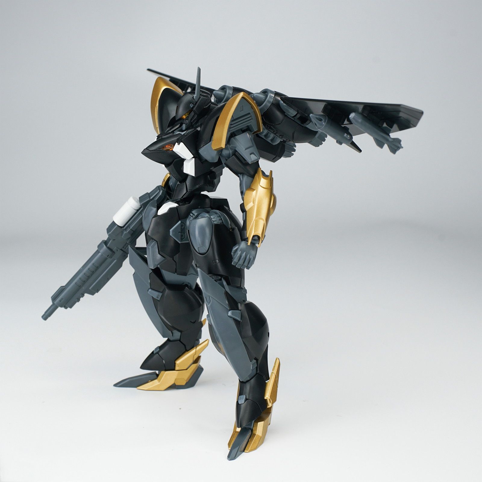 新銳品牌 SHEIK MAINLAND 原創模型「雲雀」雙配色款式開放預約 13 新銳品牌 SHEIK MAINLAND 原創模型「雲雀」雙配色款式開放預約