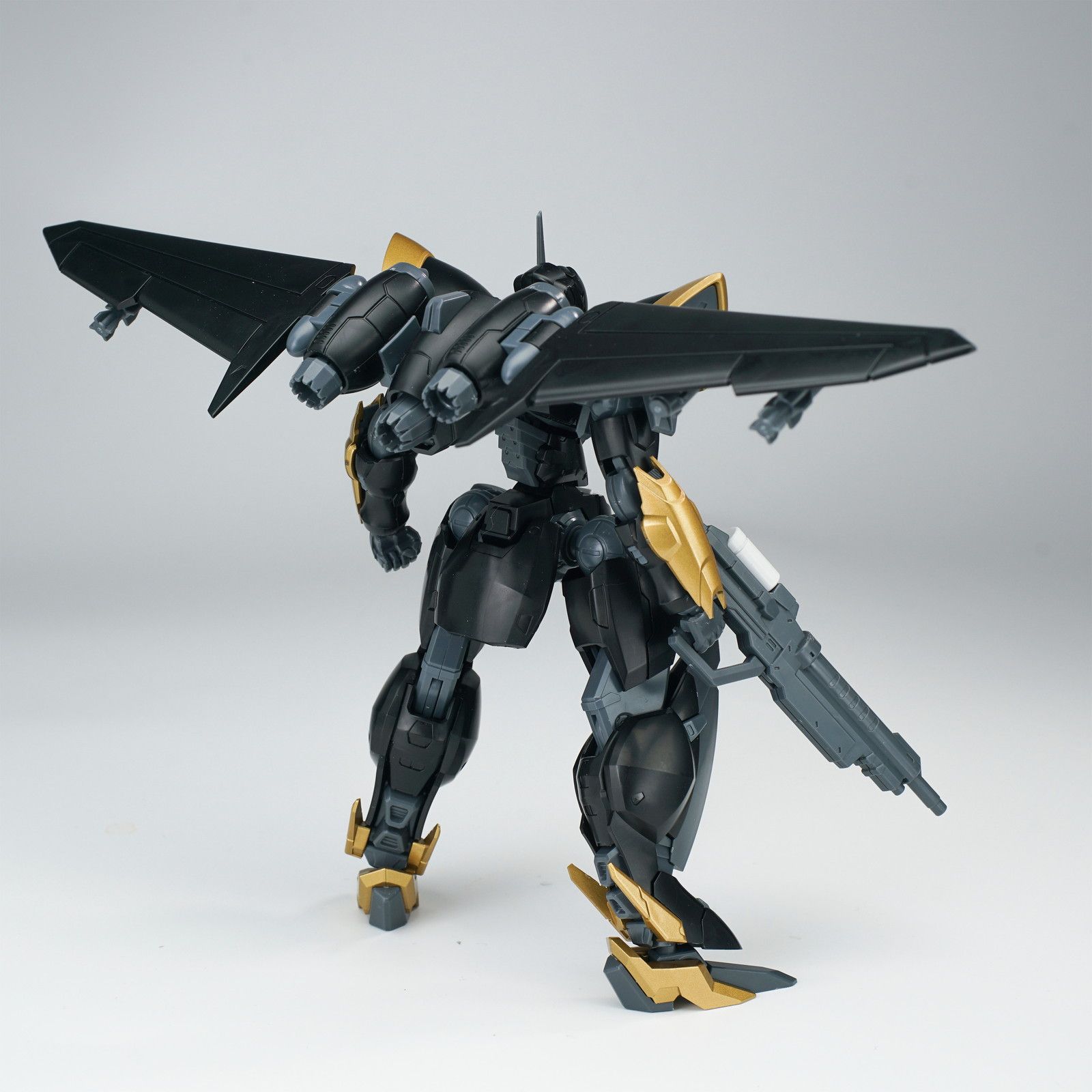 新銳品牌 SHEIK MAINLAND 原創模型「雲雀」雙配色款式開放預約 14 新銳品牌 SHEIK MAINLAND 原創模型「雲雀」雙配色款式開放預約