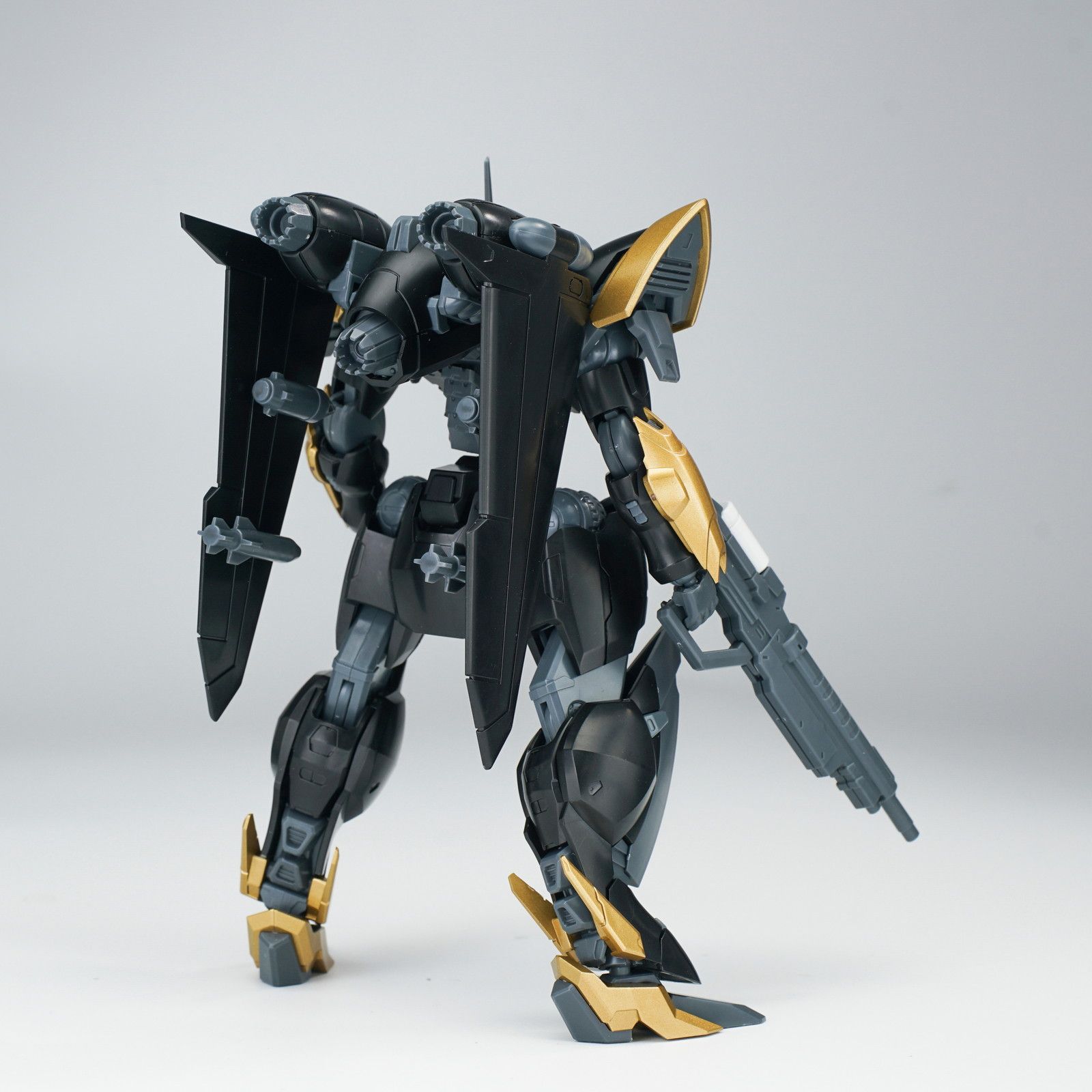 新銳品牌 SHEIK MAINLAND 原創模型「雲雀」雙配色款式開放預約 16 新銳品牌 SHEIK MAINLAND 原創模型「雲雀」雙配色款式開放預約