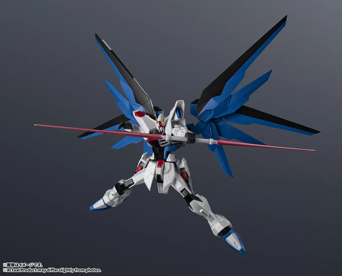 經典再進化!BANDAI GUNDAM UNIVERSE 自由鋼彈、掉毛零式及夏亞專用薩克更新版登場 3 經典再進化!BANDAI GUNDAM UNIVERSE 自由鋼彈、掉毛零式及夏亞專用薩克更新版登場