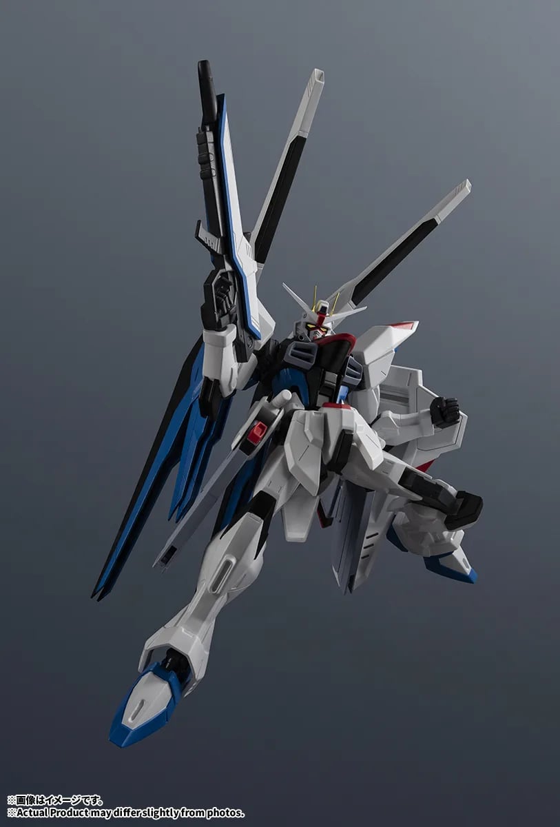 經典再進化!BANDAI GUNDAM UNIVERSE 自由鋼彈、掉毛零式及夏亞專用薩克更新版登場 4 經典再進化!BANDAI GUNDAM UNIVERSE 自由鋼彈、掉毛零式及夏亞專用薩克更新版登場