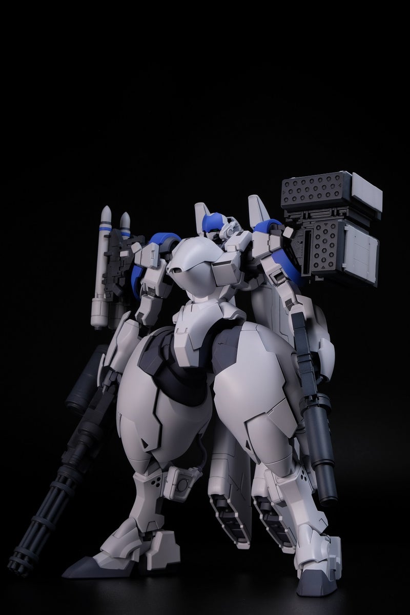 PLUM《POWER DoLLS》X-4+裝甲步兵模型與武裝包 2026年7月確定再販