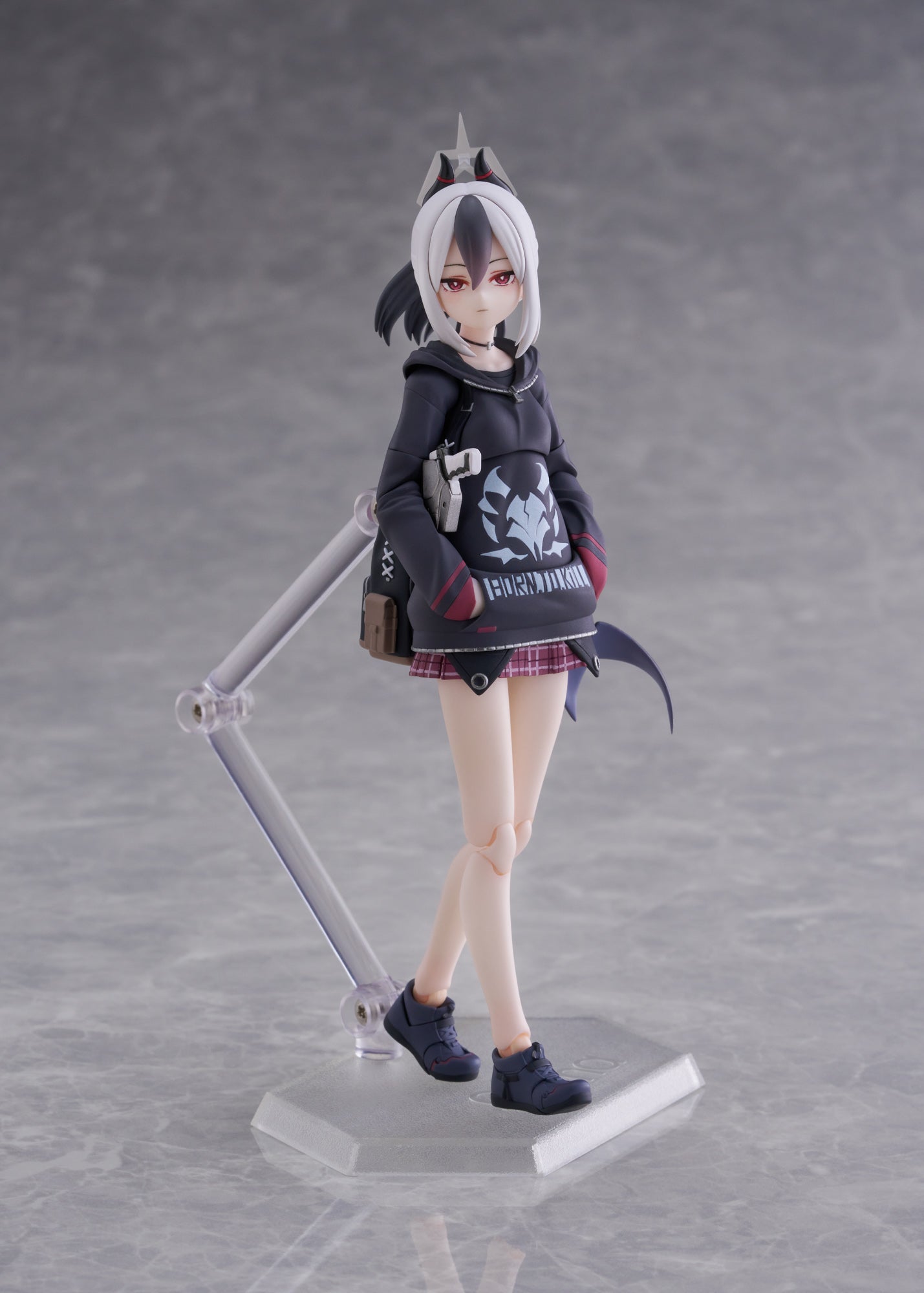 《蔚藍檔案》figma「鬼方佳代子」2026年7月開放預購 附贈三毛貓與害羞臉 2 《蔚藍檔案》figma「鬼方佳代子」2026年7月開放預購 附贈三毛貓與害羞臉