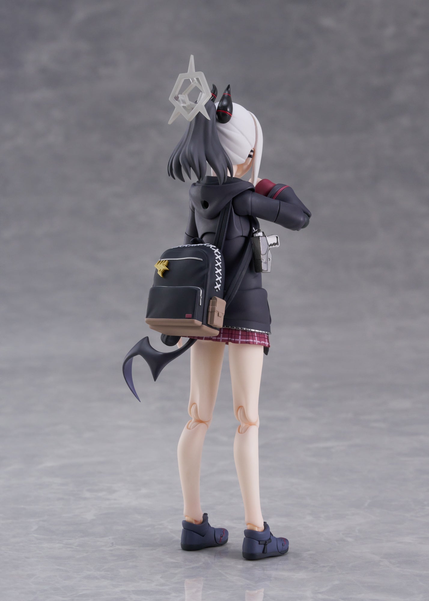《蔚藍檔案》figma「鬼方佳代子」2026年7月開放預購 附贈三毛貓與害羞臉 3 《蔚藍檔案》figma「鬼方佳代子」2026年7月開放預購 附贈三毛貓與害羞臉