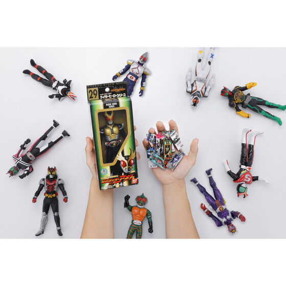 Bandai《假面騎士》軟膠吊飾 2 預購 縮小版經典外盒隨身帶