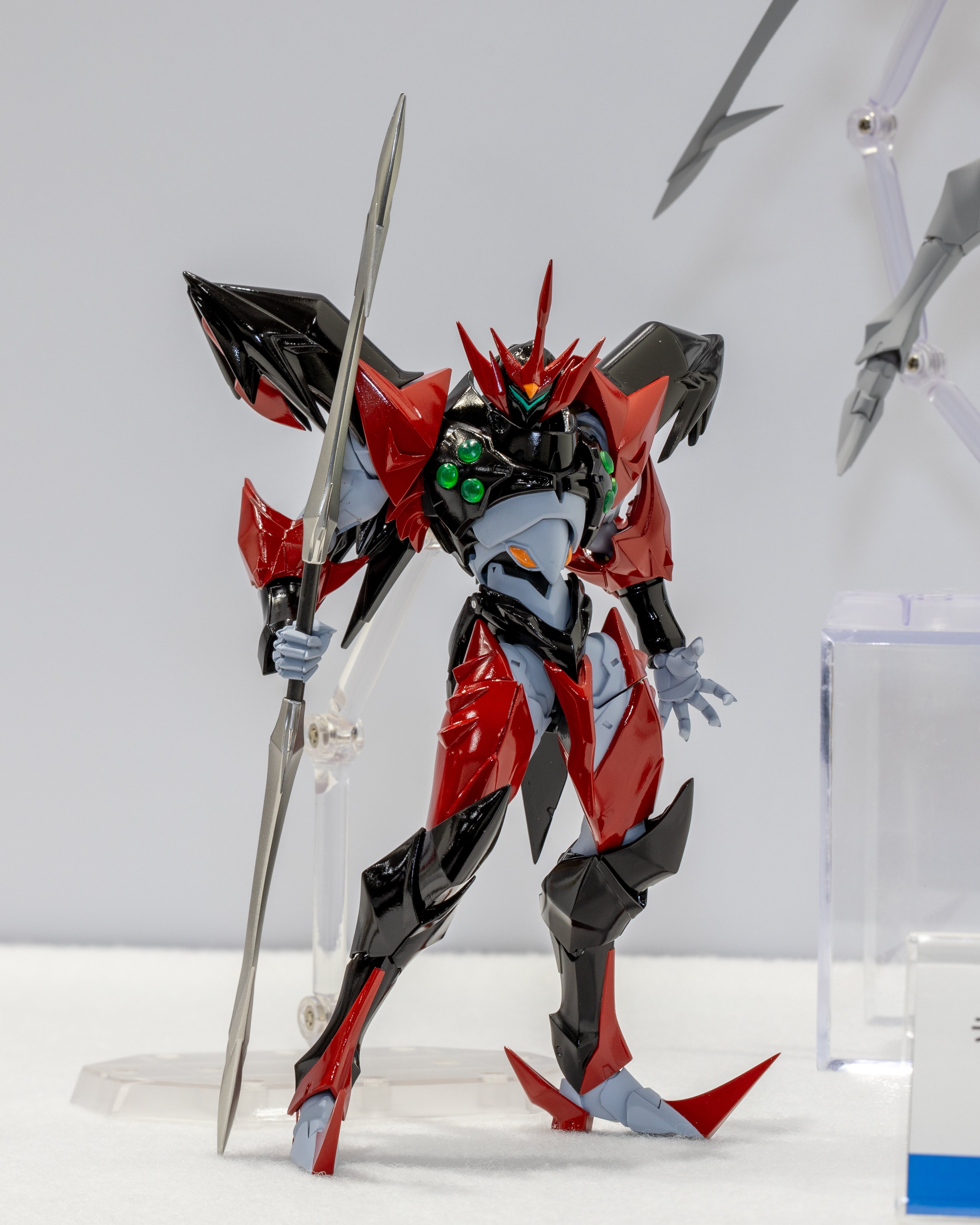 海洋堂 Revoltech 新作灰模亮相 展現山口式極致可動張力