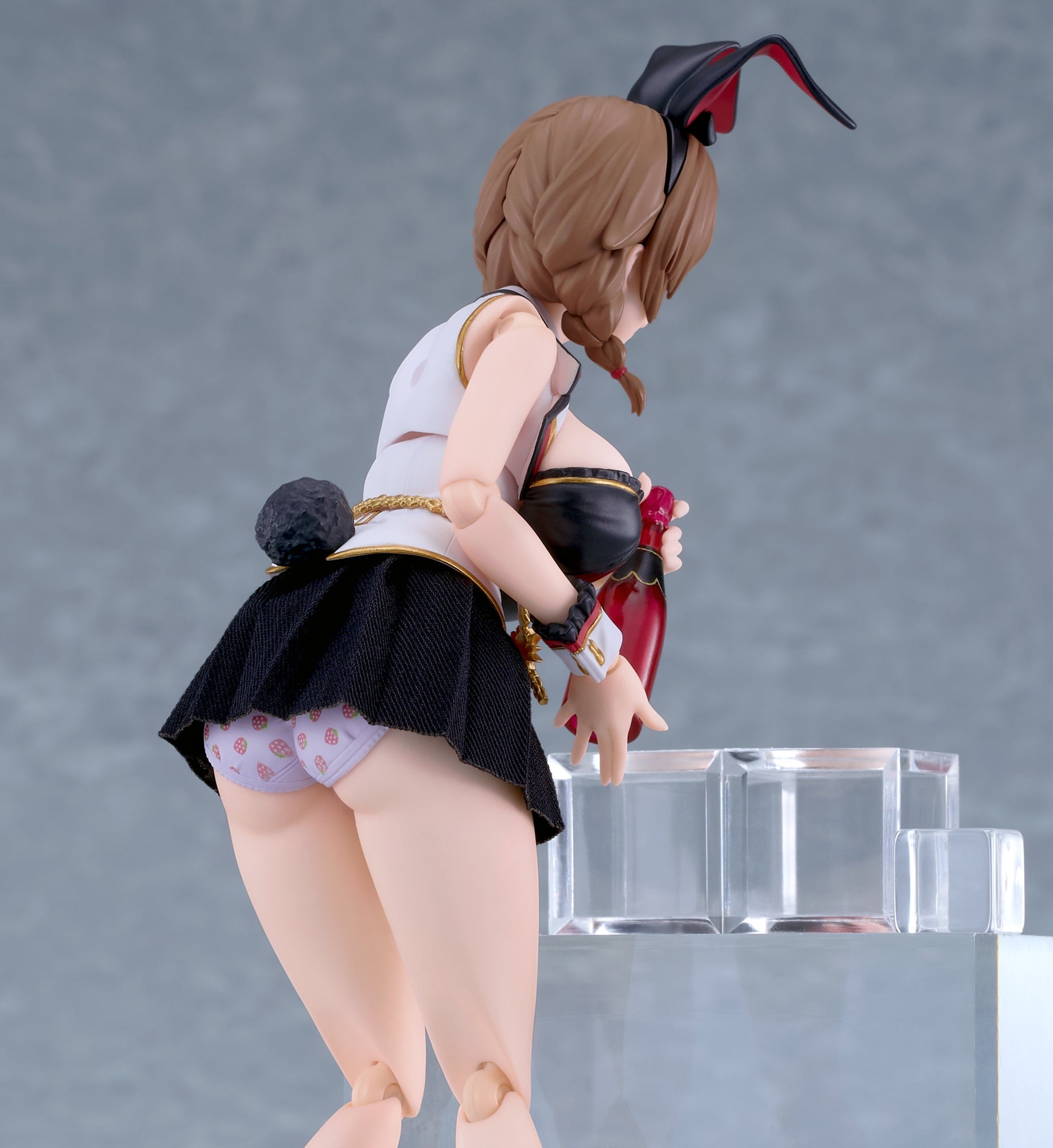 《バニーガーデン2》figma花奈可動模型 明日開放預購