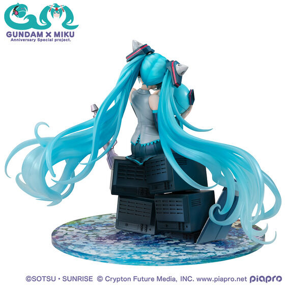 《鋼彈》45 周年聯名「初音 x 00 鋼彈」模型 10 月 3 日開放預訂