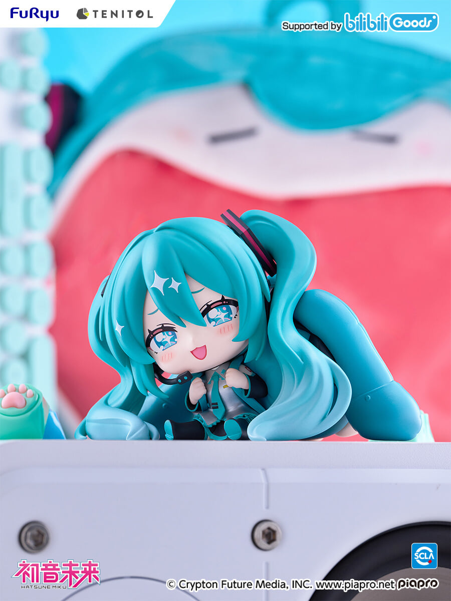 FURYU《初音未來》TENITOL 系列新作 巨大軟萌包與貓耳造型彩色原型亮相