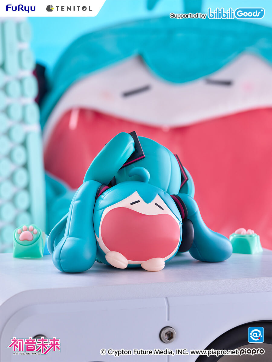 FURYU《初音未來》TENITOL 系列新作 巨大軟萌包與貓耳造型彩色原型亮相