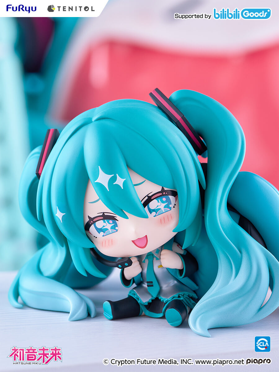FURYU《初音未來》TENITOL 系列新作 巨大軟萌包與貓耳造型彩色原型亮相